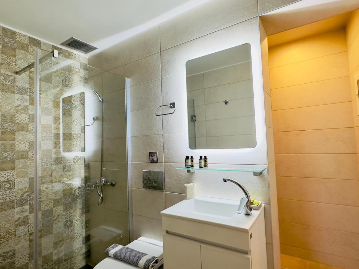 Yulia Luxury
